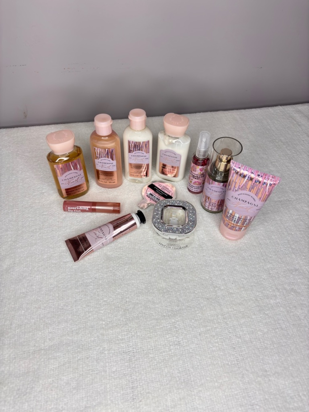 Bath & Body Works Champagne Toast‎ 12 piece set. Travel size includes bag. NEW